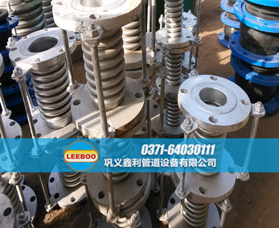 不銹鋼旋轉(zhuǎn)<a href=http://m.shiyoutg.com target=_blank class=infotextkey>補(bǔ)償器</a>施工圖