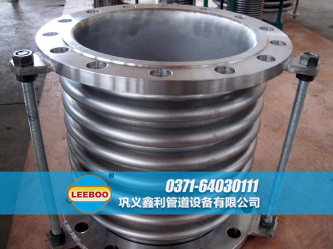 波紋<a href=http://m.shiyoutg.com target=_blank class=infotextkey>補償器</a>現(xiàn)場實圖