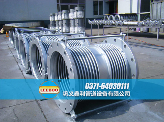 雙波<a href=http://m.shiyoutg.com target=_blank class=infotextkey>補(bǔ)償器</a>組裝現(xiàn)場(chǎng)