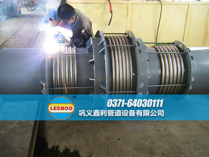 直管壓力平衡<a href=http://m.shiyoutg.com target=_blank class=infotextkey>補(bǔ)償器</a>生產(chǎn)車間